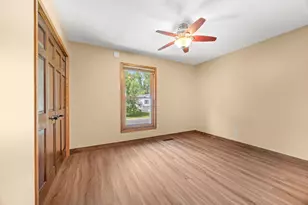 662 Pinewood Dr, Shoreview, MN 55126 - Photo 10