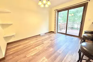 301 Southview Dr, Marshall, MN 56258 - Photo 8