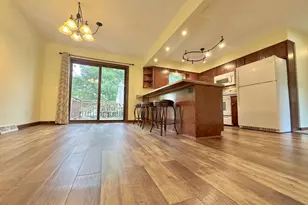 301 Southview Dr, Marshall, MN 56258 - Photo 4