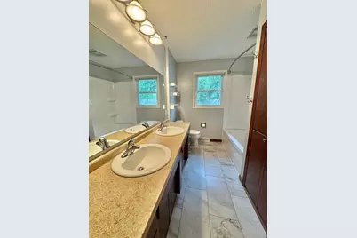301 Southview Drive, Marshall, MN 56258 - Photo 10