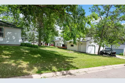 402 7th Street NE, Staples, MN 56479 - Photo 20