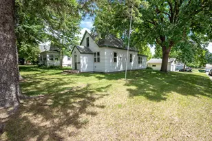 402 7th St NE, Staples, MN 56479 - Photo 16