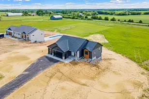 390 Candy Ln, River Falls, WI 54022 - Photo 2