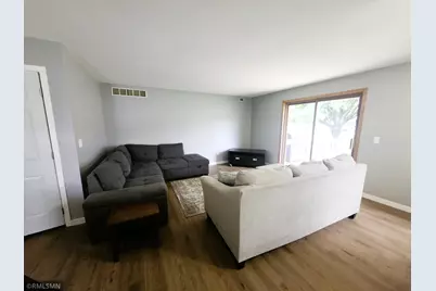 917 N Valley Street, New Ulm, MN 56073 - Photo 4