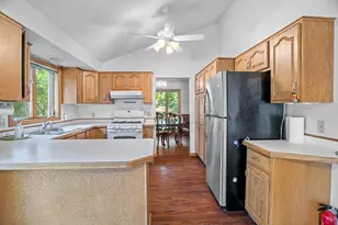4512 Williston Rd, Minnetonka, MN 55345 - Photo 4