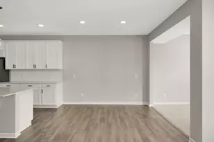 11281 Crestbury Dr, Woodbury, MN 55129 - Photo 16