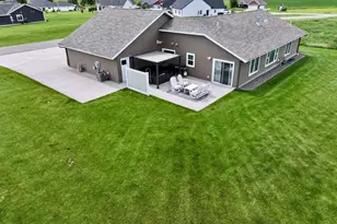 2752 9th Ave SE, Willmar, MN 56201 - Photo 10