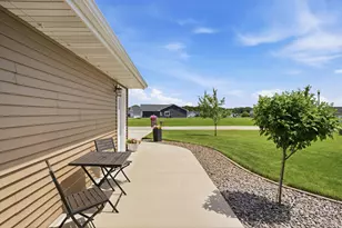 2752 9th Ave SE, Willmar, MN 56201 - Photo 8