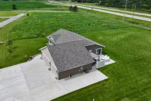 2752 9th Ave SE, Willmar, MN 56201 - Photo 6