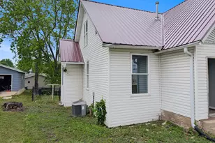 117 E Grant St, Spring Valley, MN 55975 - Photo 12
