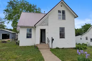 117 E Grant St, Spring Valley, MN 55975 - Photo 1