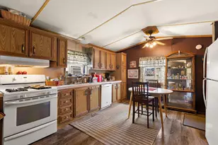 400 22 1/2 Street NW, Stewartville, MN 55976 - Photo 8