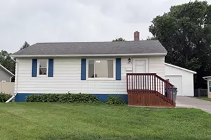 1325 8th Ave N, Moorhead, MN 56560 - Photo 2