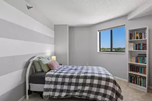 78 10th St E, Saint Paul, MN 55101 - Photo 18