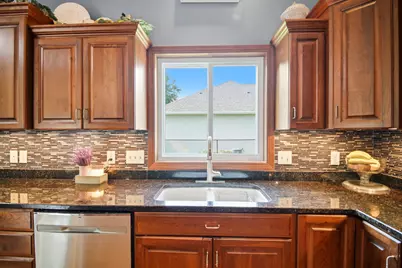 1102 28th Street SW, Austin, MN 55912 - Photo 10