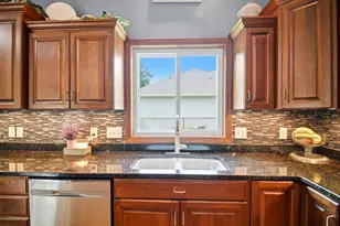 1102 28th St SW, Austin, MN 55912 - Photo 10