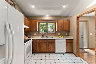 7775 Grinnell Way, Lakeville, MN 55044 - Photo 6