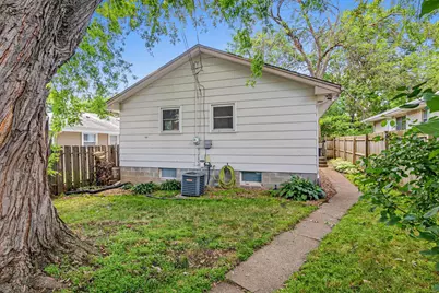 3236 N Indiana Avenue N, Robbinsdale, MN 55422 - Photo 26