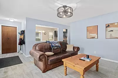 3236 N Indiana Avenue N, Robbinsdale, MN 55422 - Photo 6