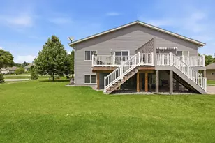 840 Cleveland Ave SW, Hutchinson, MN 55350 - Photo 24