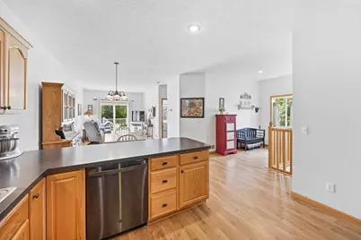 840 Cleveland Avenue SW, Hutchinson, MN 55350 - Photo 6