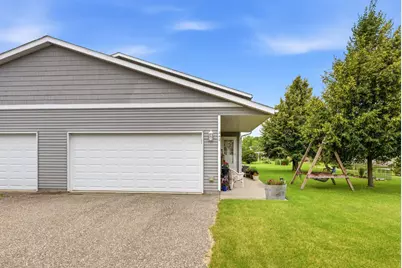 840 Cleveland Avenue SW, Hutchinson, MN 55350 - Photo 2