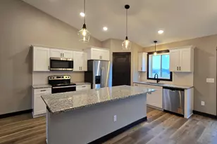 450 Stoneridge Ln NE, Owatonna, MN 55060 - Photo 4