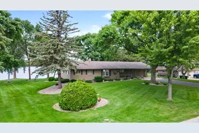 830 Lakewood Drive SW, Hutchinson, MN 55350 - Photo 6