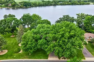 830 Lakewood Dr S W, Hutchinson, MN 55350 - Photo 68