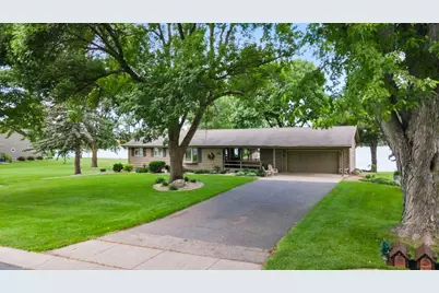 830 Lakewood Drive SW, Hutchinson, MN 55350 - Photo 2