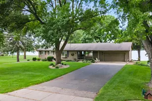 830 Lakewood Dr S W, Hutchinson, MN 55350 - Photo 2