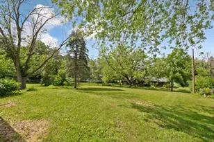406 Ivanhoe Ave W, Northfield, MN 55057 - Photo 8