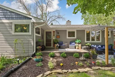 406 Ivanhoe Avenue W, Northfield, MN 55057 - Photo 2