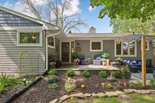 406 Ivanhoe Ave W, Northfield, MN 55057 - Photo 2