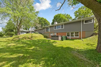 406 Ivanhoe Avenue W, Northfield, MN 55057 - Photo 8
