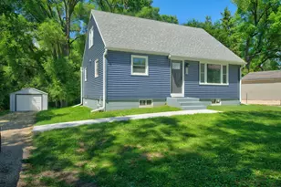 2115 E River Rd NE, Rochester, MN 55906 - Photo 2