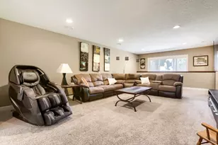 10734 Kingsfield Ln, Woodbury, MN 55129 - Photo 4