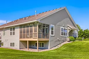 10734 Kingsfield Ln, Woodbury, MN 55129 - Photo 24