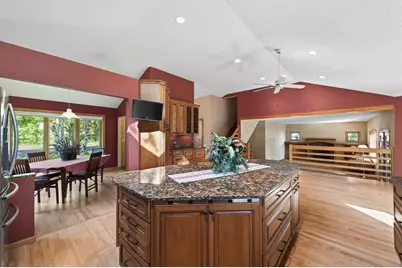 523 Wildwood Avenue, Saint Paul, MN 55110 - Photo 10