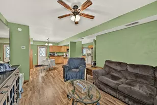 313 Cherry St W, Mazeppa, MN 55956 - Photo 10