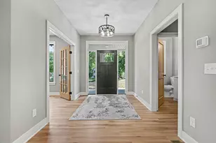 4044 Merriam Rd, Minnetonka, MN 55305 - Photo 2