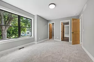 4044 Merriam Rd, Minnetonka, MN 55305 - Photo 28