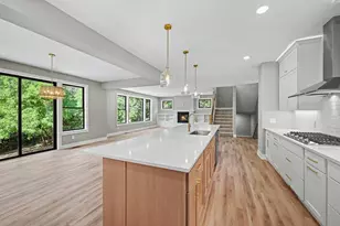4044 Merriam Rd, Minnetonka, MN 55305 - Photo 14