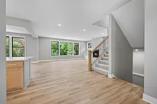 4044 Merriam Rd, Minnetonka, MN 55305 - Photo 10