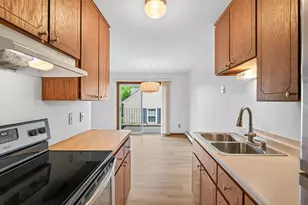5911 Oxford St, Saint Louis Park, MN 55416 - Photo 6