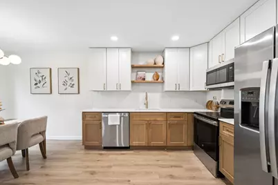 18121 Covington Path, Minnetonka, MN 55345 - Photo 2