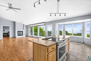 1002 Martha St, Duluth, MN 55805 - Photo 4