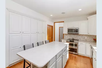 814 New Century Boulevard S, Maplewood, MN 55119 - Photo 10