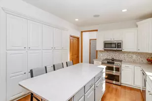 814 New Century Blvd S, Maplewood, MN 55119 - Photo 10