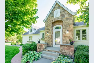 814 New Century Boulevard S, Maplewood, MN 55119 - Photo 1